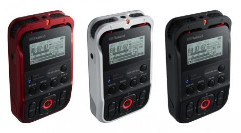 Roland R-07RD ULTRA PORTABLE WITH WIRELESS LISTENING AND REMOTE CONTROL (RED)